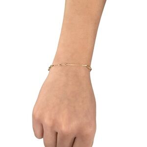 Delicate Gold Chain Bracelet with Oval Accent